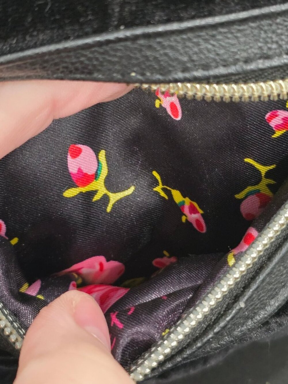 Betsey Johnson ✦ Black Velvet Mini Backpack ✦ Gold Hardware Floral Interior NWT - Picture 7 of 9